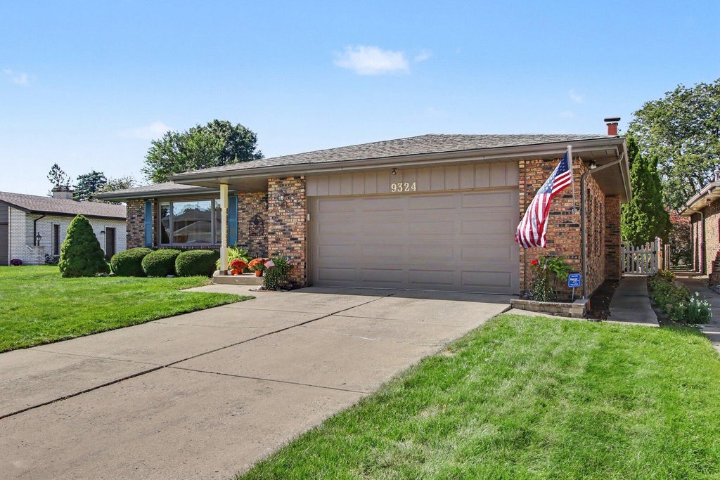 Photo of 9324 4th Street, Highland, IN 46322 (MLS # 846601)