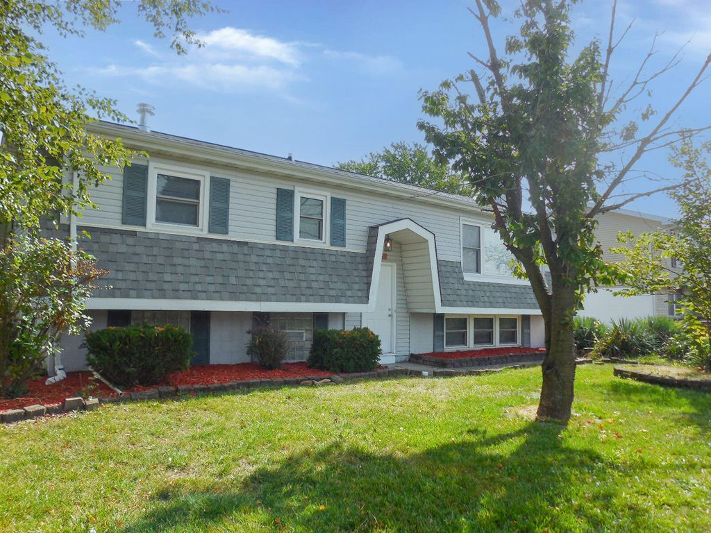 Photo of 605 Pierce Avenue, Dyer, IN 46311 (MLS # 829427)