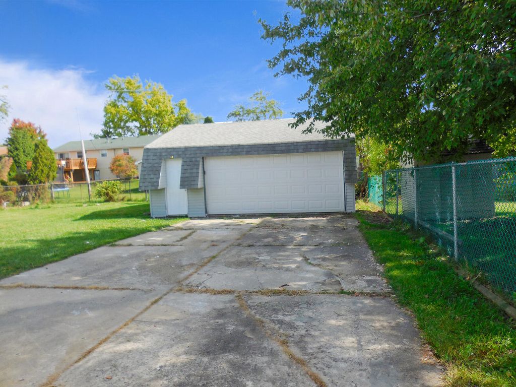 Photo of 605 Pierce Avenue, Dyer, IN 46311 (MLS # 829427)