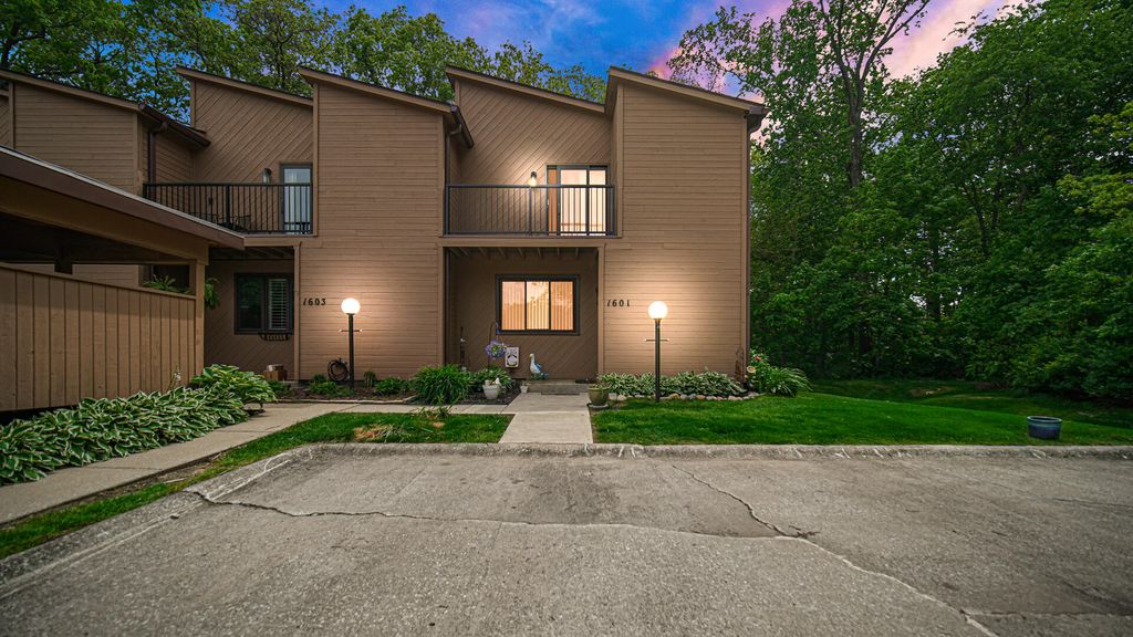 Photo of 1601 Earthstone Drive #17, Valparaiso, IN 46383 (MLS # 839444)