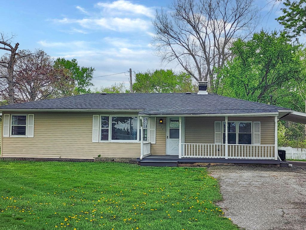 Photo of 5377 Cleveland Lane, Merrillville, IN 46410 (MLS # 838430)