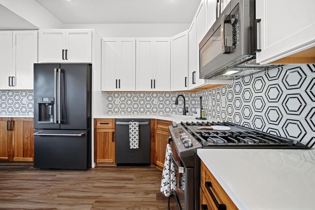 Photo of 1654 Indianapolis Boulevard, Whiting, IN 46394 (MLS # 846208)