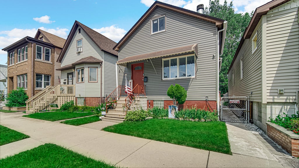 Photo of 1421 Roberts Avenue, Whiting, IN 46394 (MLS # 840592)