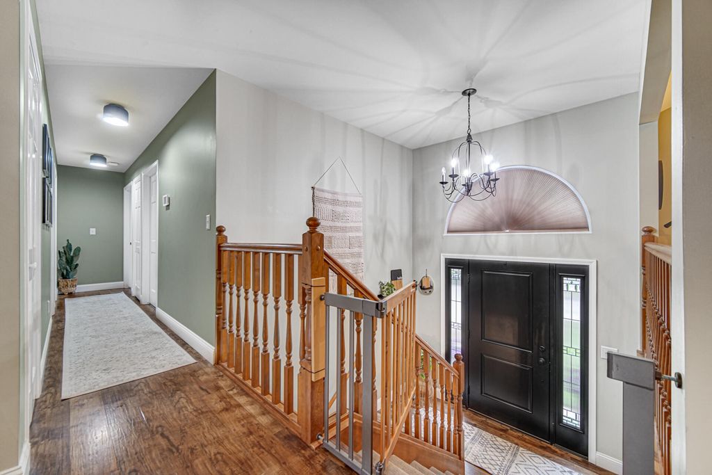 Photo of 494 N 266 W, Valparaiso, IN 46385 (MLS # 838882)
