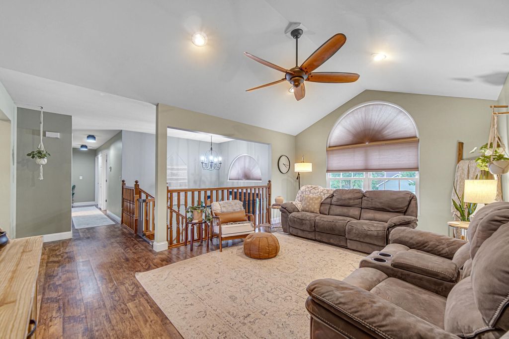 Photo of 494 N 266 W, Valparaiso, IN 46385 (MLS # 838882)