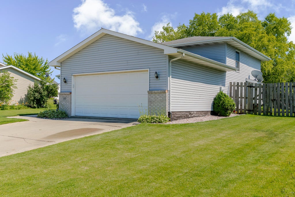 Photo of 183 W 128th Avenue, Crown Point, IN 46307 (MLS # 841229)
