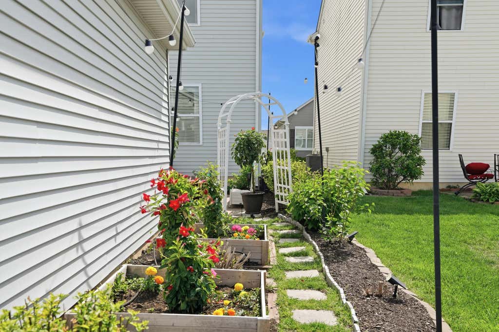 Photo of 12713 Ellsworth Lane, Crown Point, IN 46307 (MLS # 840107)