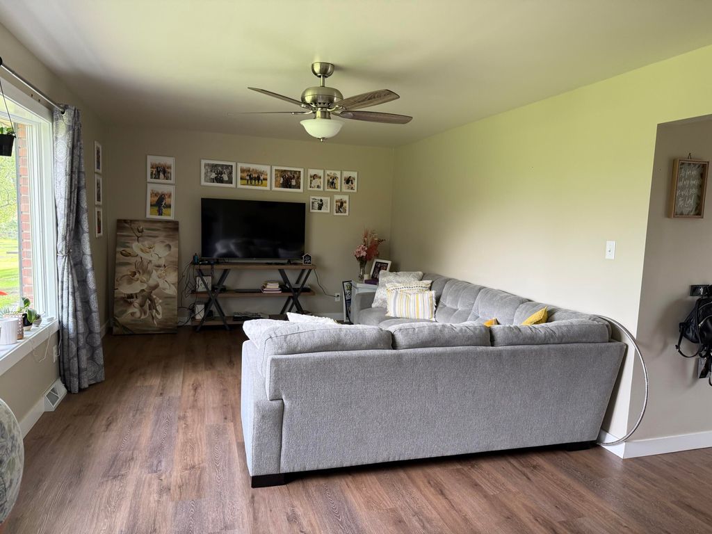 Photo of 350 N 375 W, Valparaiso, IN 46385 (MLS # 837752)