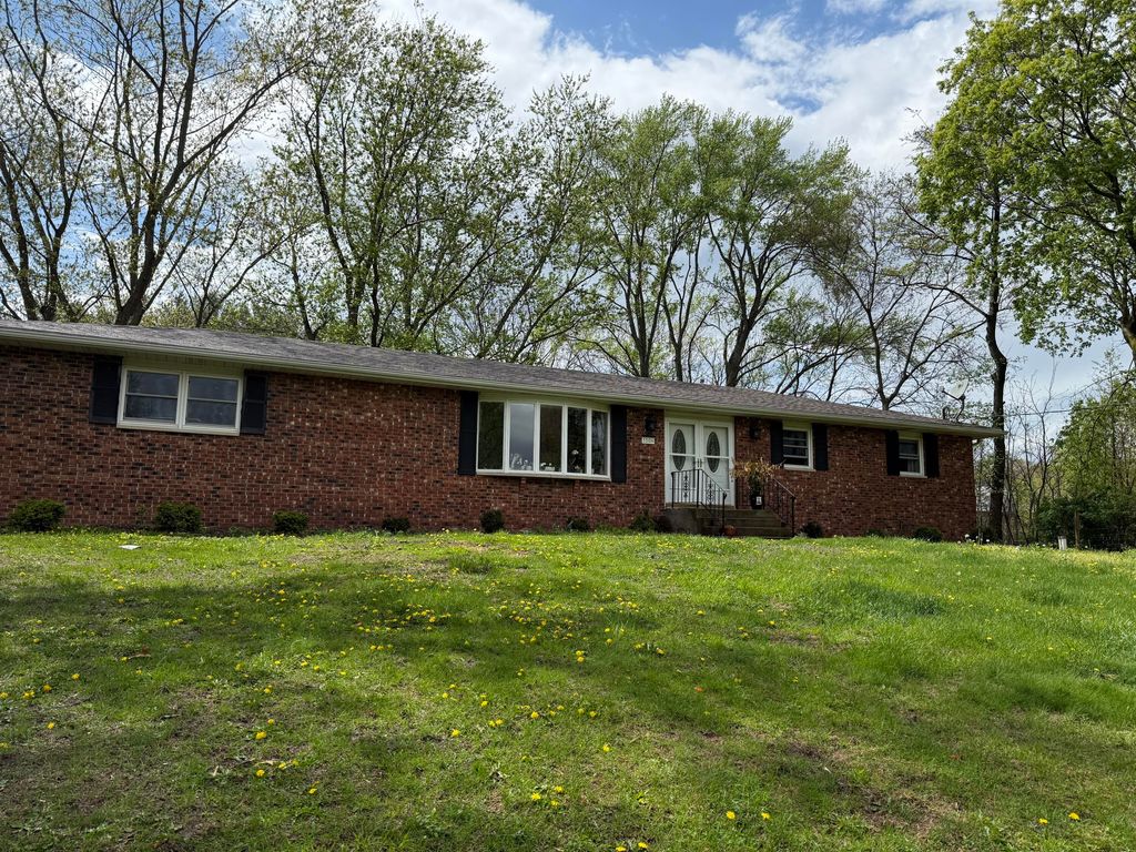 Photo of 350 N 375 W, Valparaiso, IN 46385 (MLS # 837752)