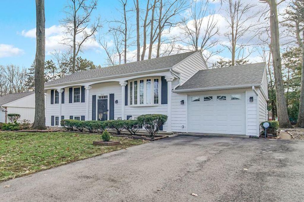 Photo of 342 Hawthorne Drive, Michigan City, IN 46360 (MLS # 832795)