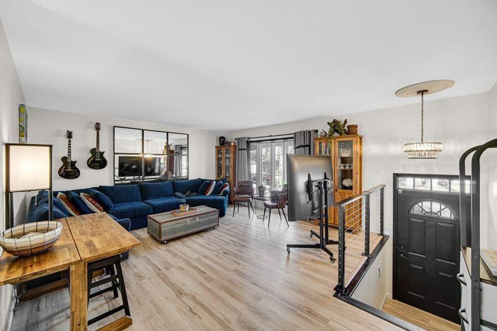 Photo of 342 Hawthorne Drive, Michigan City, IN 46360 (MLS # 832795)