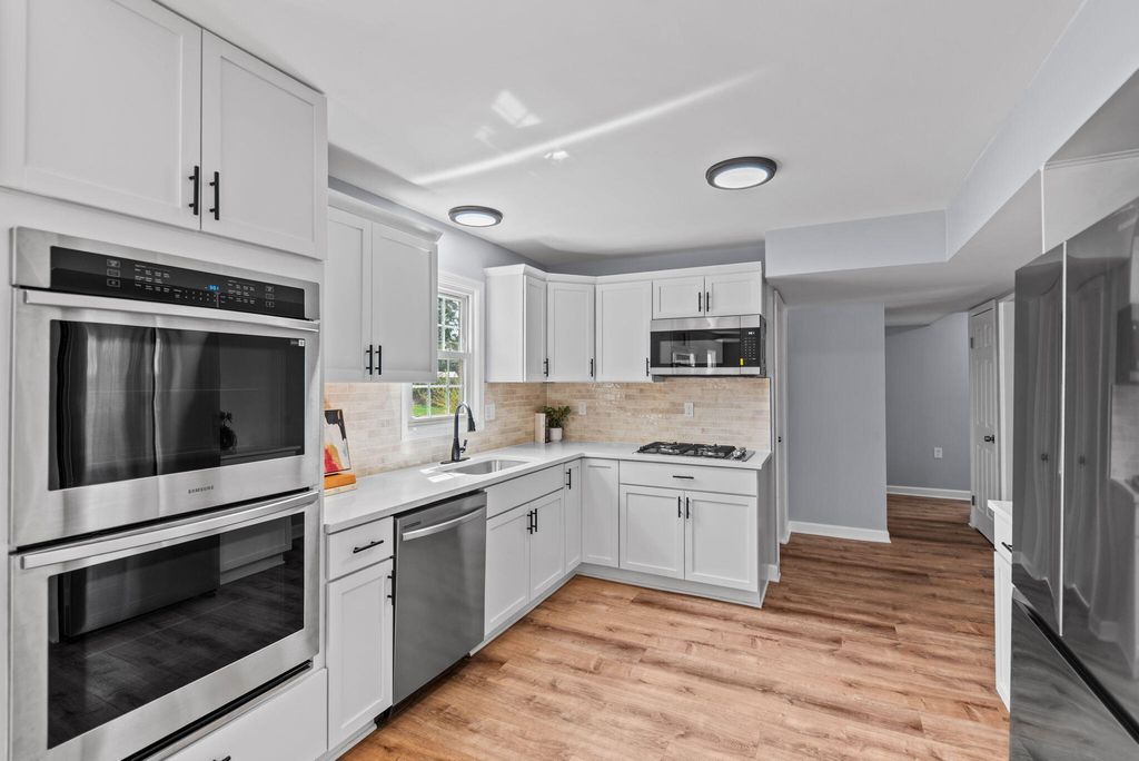 Photo of 7775 Delaware Place, Merrillville, IN 46410 (MLS # 837101)