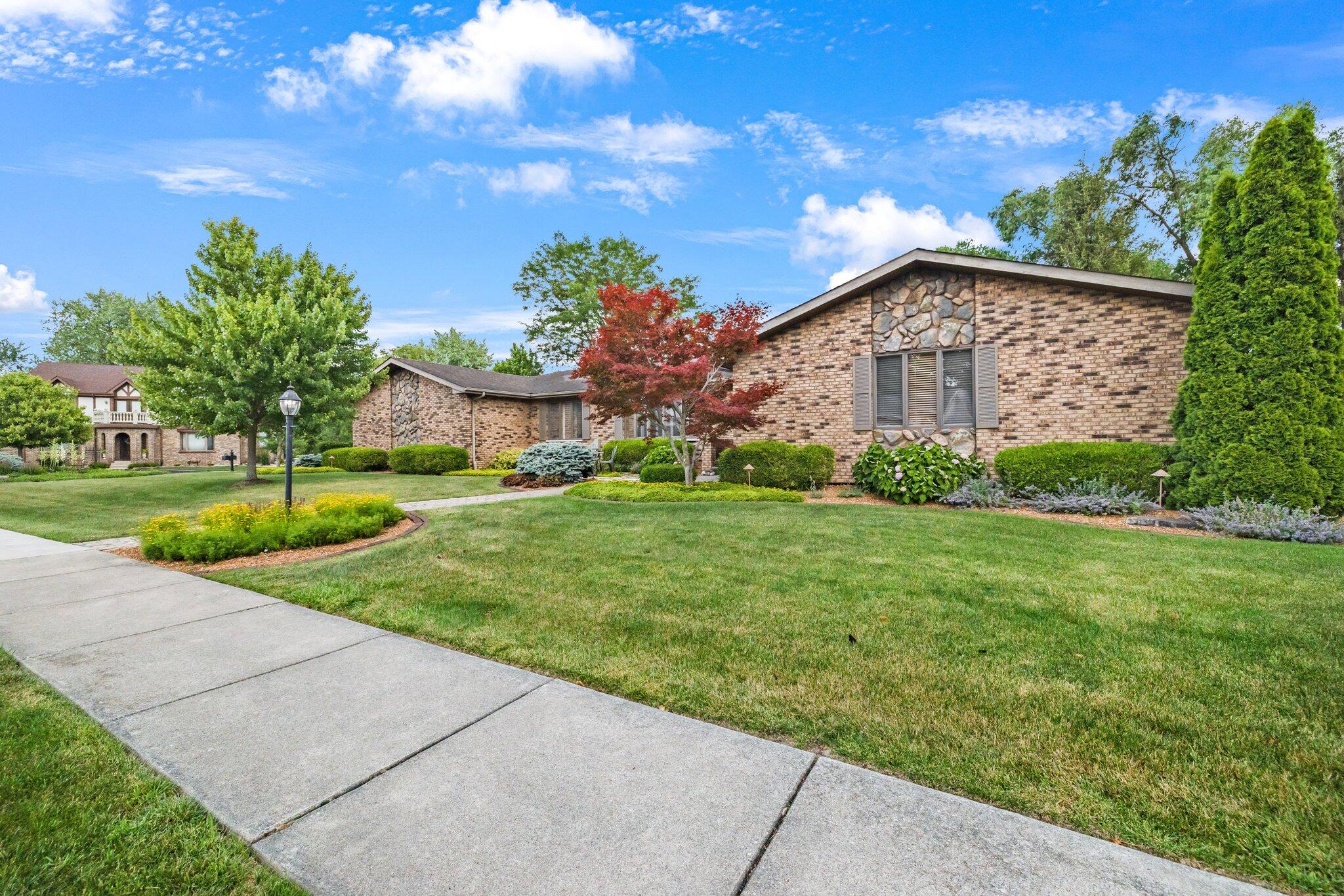 2523 Castlewood Drive