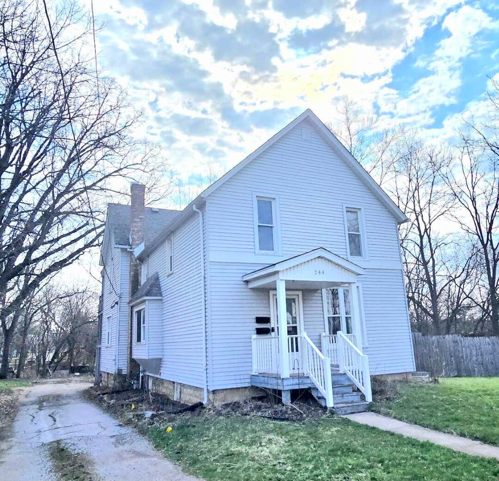 Photo of 244 Burnham Street, Lowell, IN 46356 (MLS # 841113)