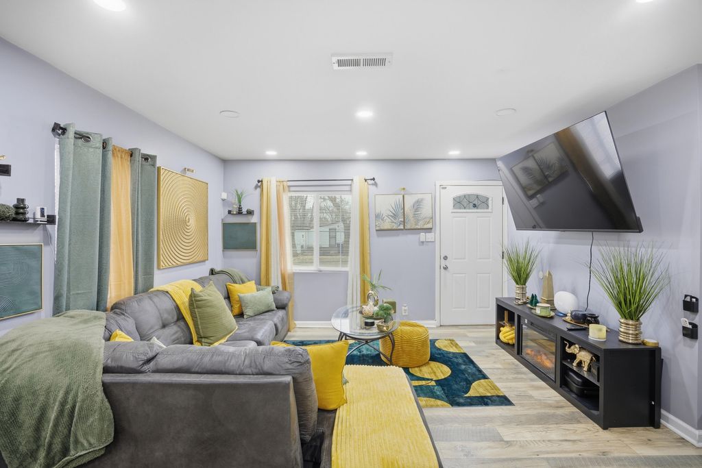 Photo of 4100 W 19th Place, Gary, IN 46404 (MLS # 835386)