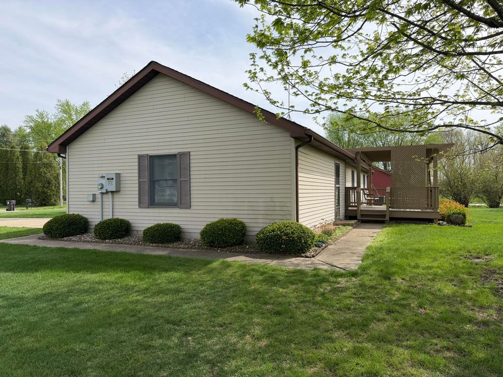 Photo of 8923 Luann Drive S, DeMotte, IN 46310 (MLS # 837347)