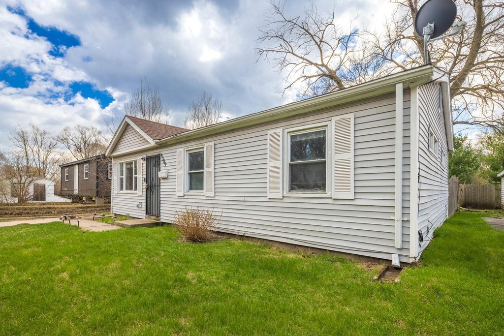 Photo of 4309 W 19th Avenue, Gary, IN 46404 (MLS # 836644)