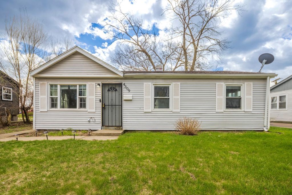 Photo of 4309 W 19th Avenue, Gary, IN 46404 (MLS # 836644)