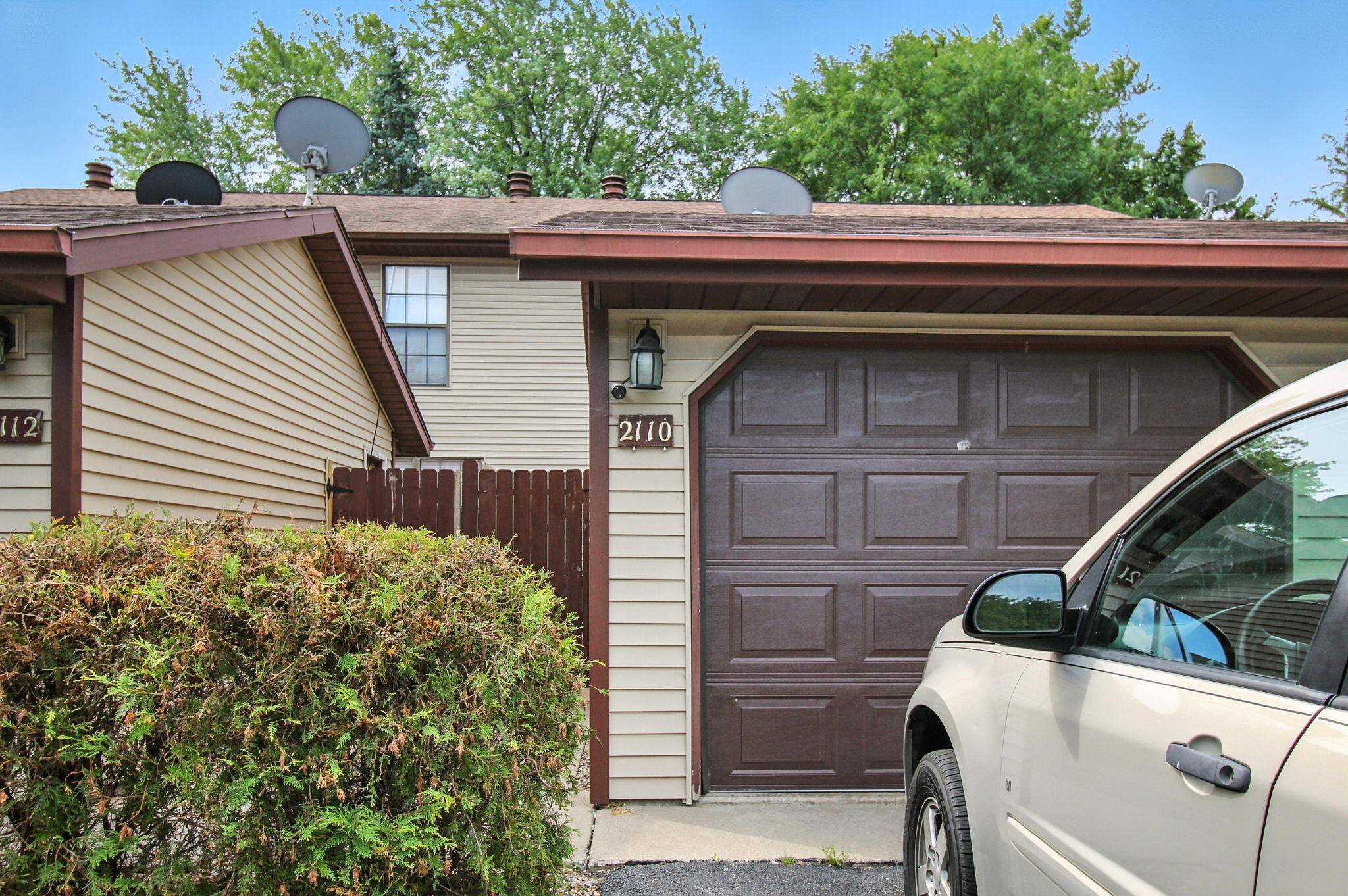 Photo 1 of 34 — 2110 Yorktowne Drive, Valparaiso, IN 46383