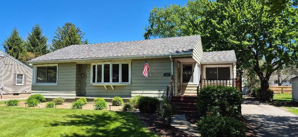 Photo of 125 Martin Drive, Michigan City, IN 46360 (MLS # 839093)
