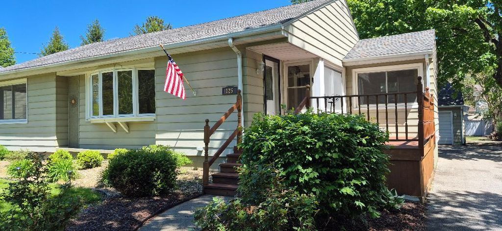 Photo of 125 Martin Drive, Michigan City, IN 46360 (MLS # 839093)