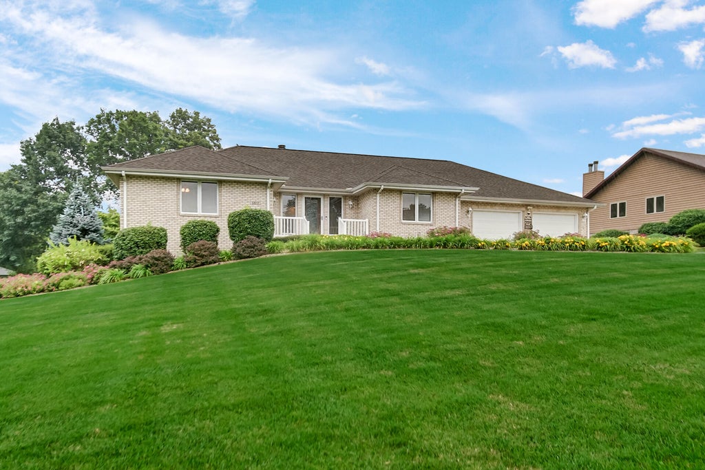 Photo of 5617 W Wilmens Trail, La Porte, IN 46350 (MLS # 841377)