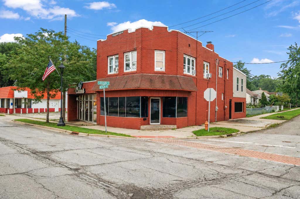 Photo of 1601 E Michigan Boulevard, Michigan City, IN 46360 (MLS # 843920)