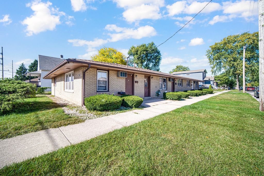 Photo of 851 150th Street, Hammond, IN 46327 (MLS # 829993)