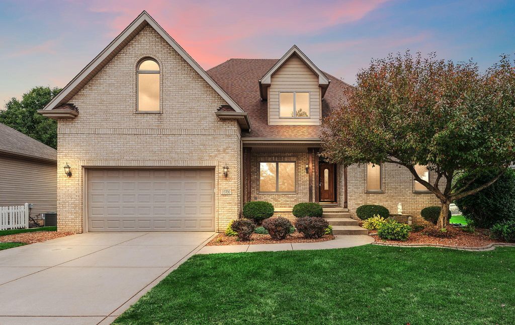 Photo of 10700 Martinique Lane, Crown Point, IN 46307 (MLS # 829550)