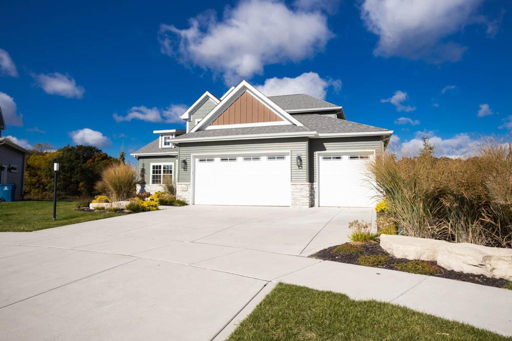 Photo of 7264 E 115th Avenue, Crown Point, IN 46307 (MLS # 833601)