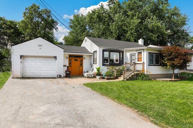 Photo of 1212 Institute Street, Valparaiso, IN 46383 (MLS # 842620)