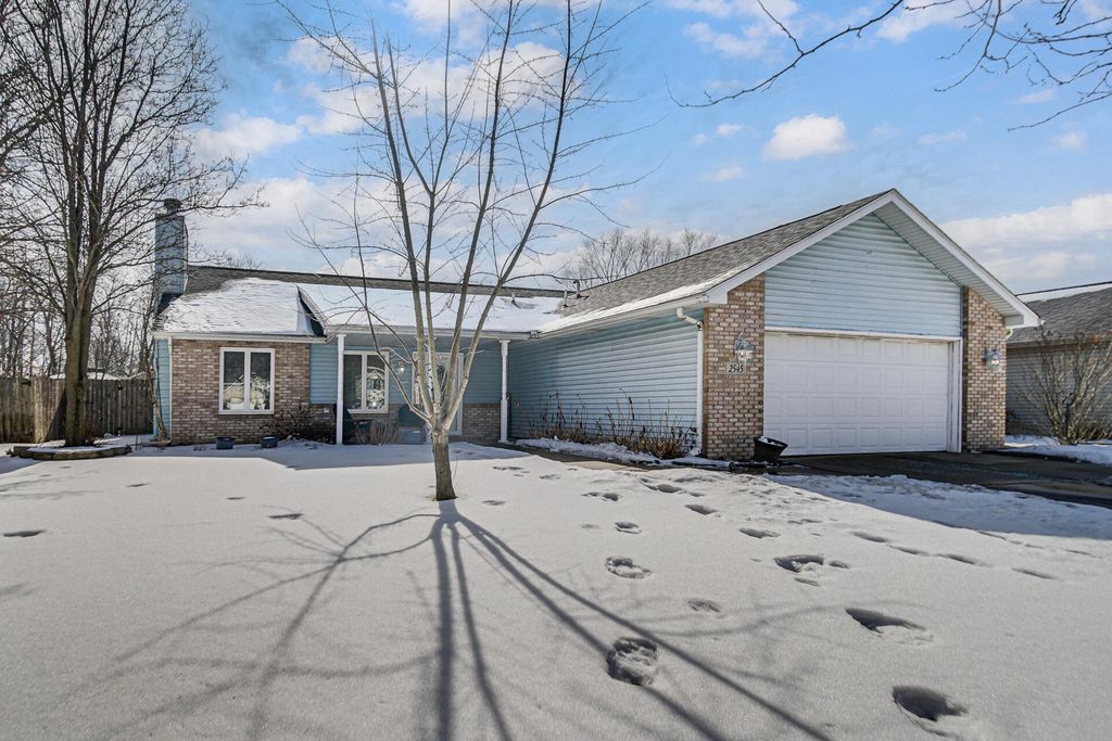 Photo of 2545 Tulip Lane, Hobart, IN 46342 (MLS # 833954)