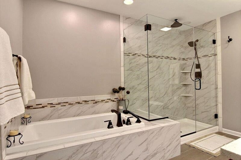 1086 Mission Hills Court