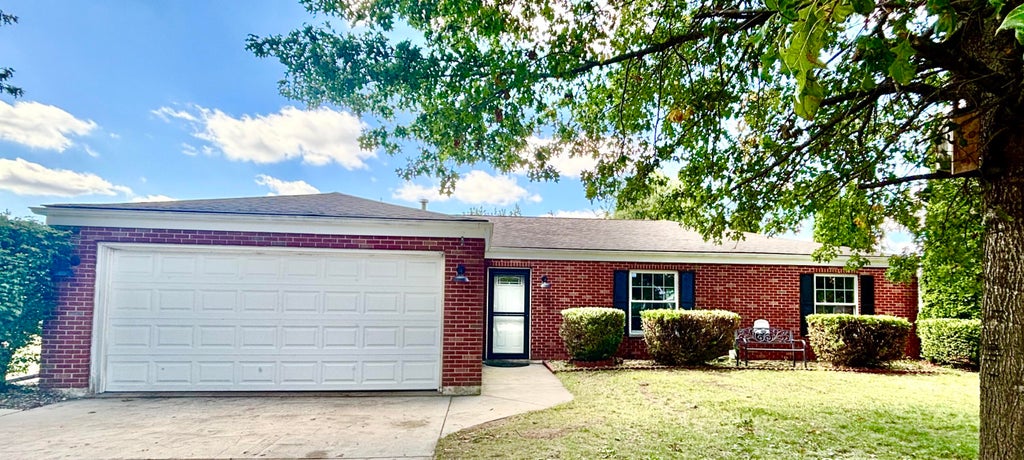 Photo of 416 Hickory Street NW, DeMotte, IN 46310 (MLS # 846388)