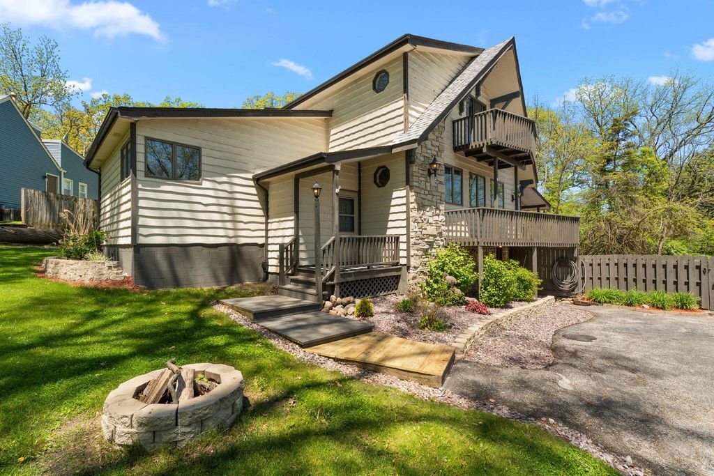 Photo of 7411 Iddings Court, Merrillville, IN 46410 (MLS # 839360)