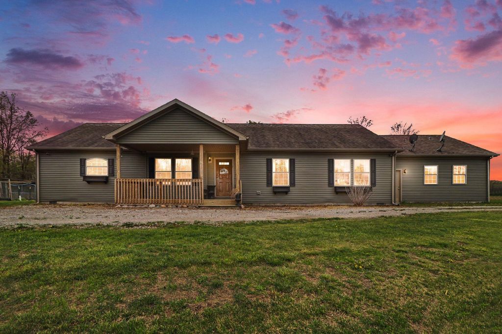 Photo of 7526 N 200 E, Wheatfield, IN 46392 (MLS # 837667)
