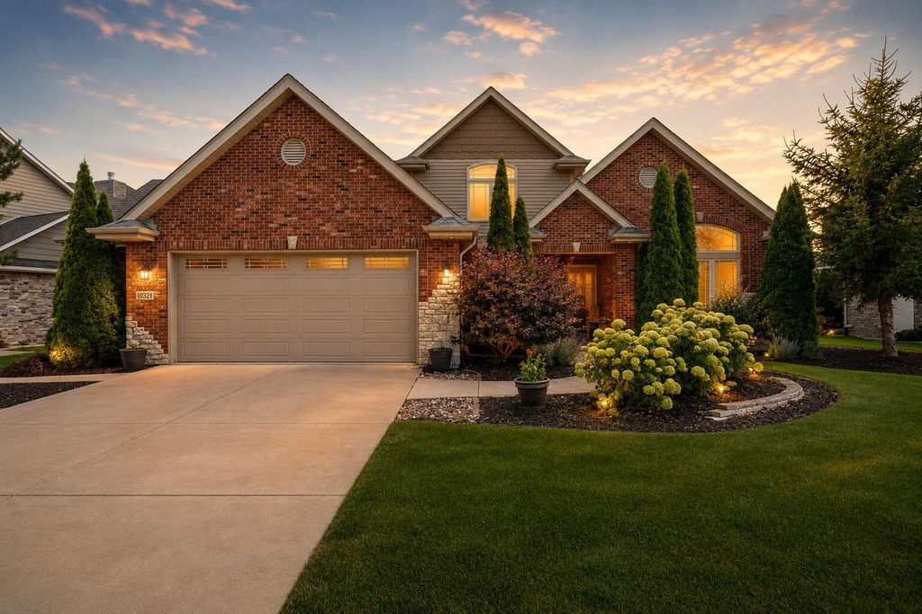 Photo of 10321 Golden Arch Avenue, Saint John, IN 46373 (MLS # 842373)