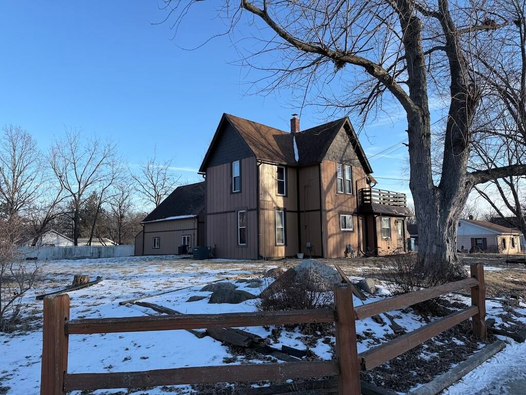 Photo of 322 Burnham Street, Lowell, IN 46356 (MLS # 833547)