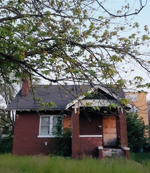 Single Family Residence in Gary IN 1901 4th Place.jpg