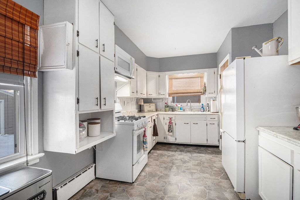 Photo of 714 Pearl Street, Michigan City, IN 46360 (MLS # 831890)