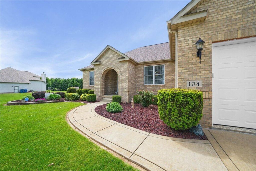 Photo of 104 Stone Creek Drive, Valparaiso, IN 46383 (MLS # 839453)