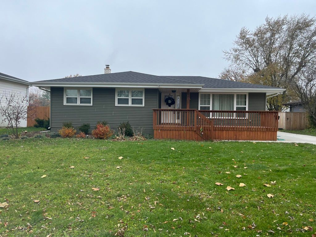 Photo of 9430 Oriole Drive, Munster, IN 46321 (MLS # 831250)