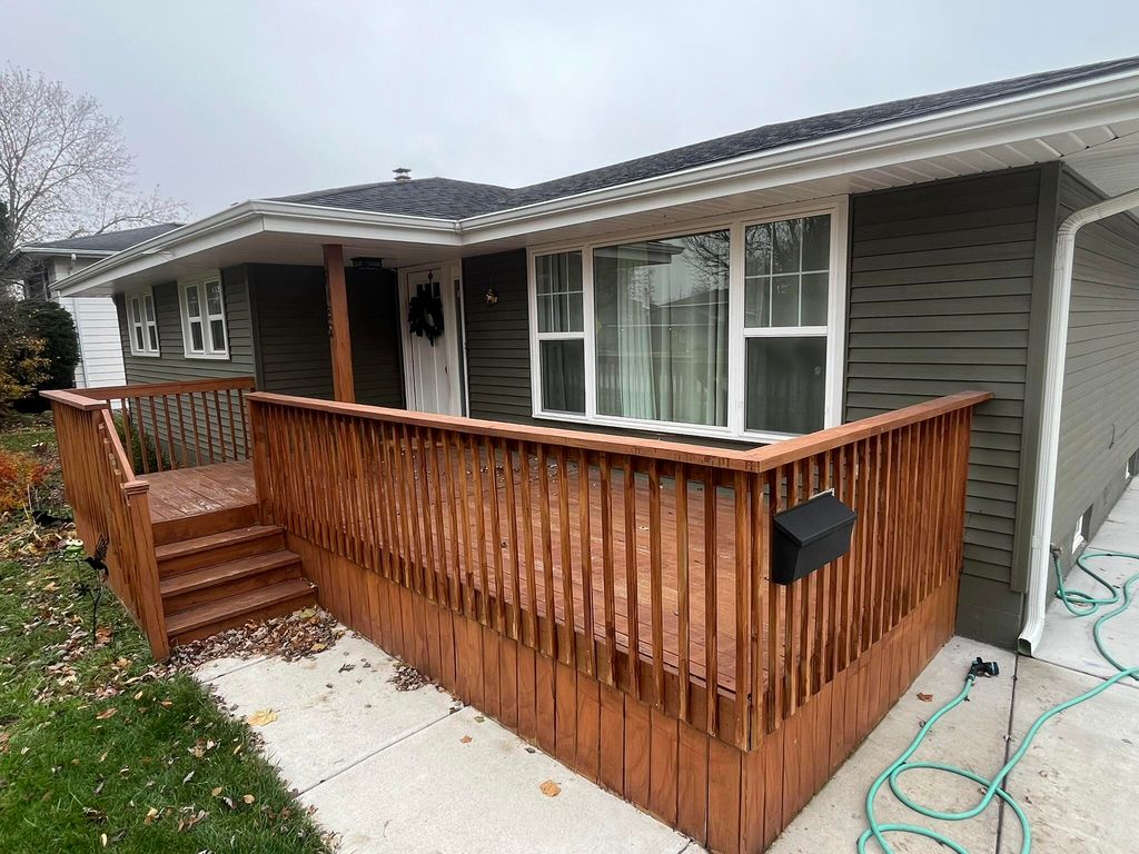 Photo of 9430 Oriole Drive, Munster, IN 46321 (MLS # 831250)