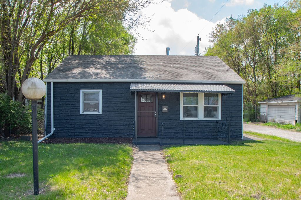 Photo of 825 E 14th Avenue, Gary, IN 46407 (MLS # 839576)
