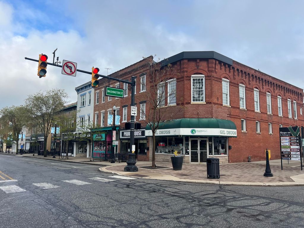 Photo of 5 S Washington Street #325, Valparaiso, IN 46383 (MLS # 827782)