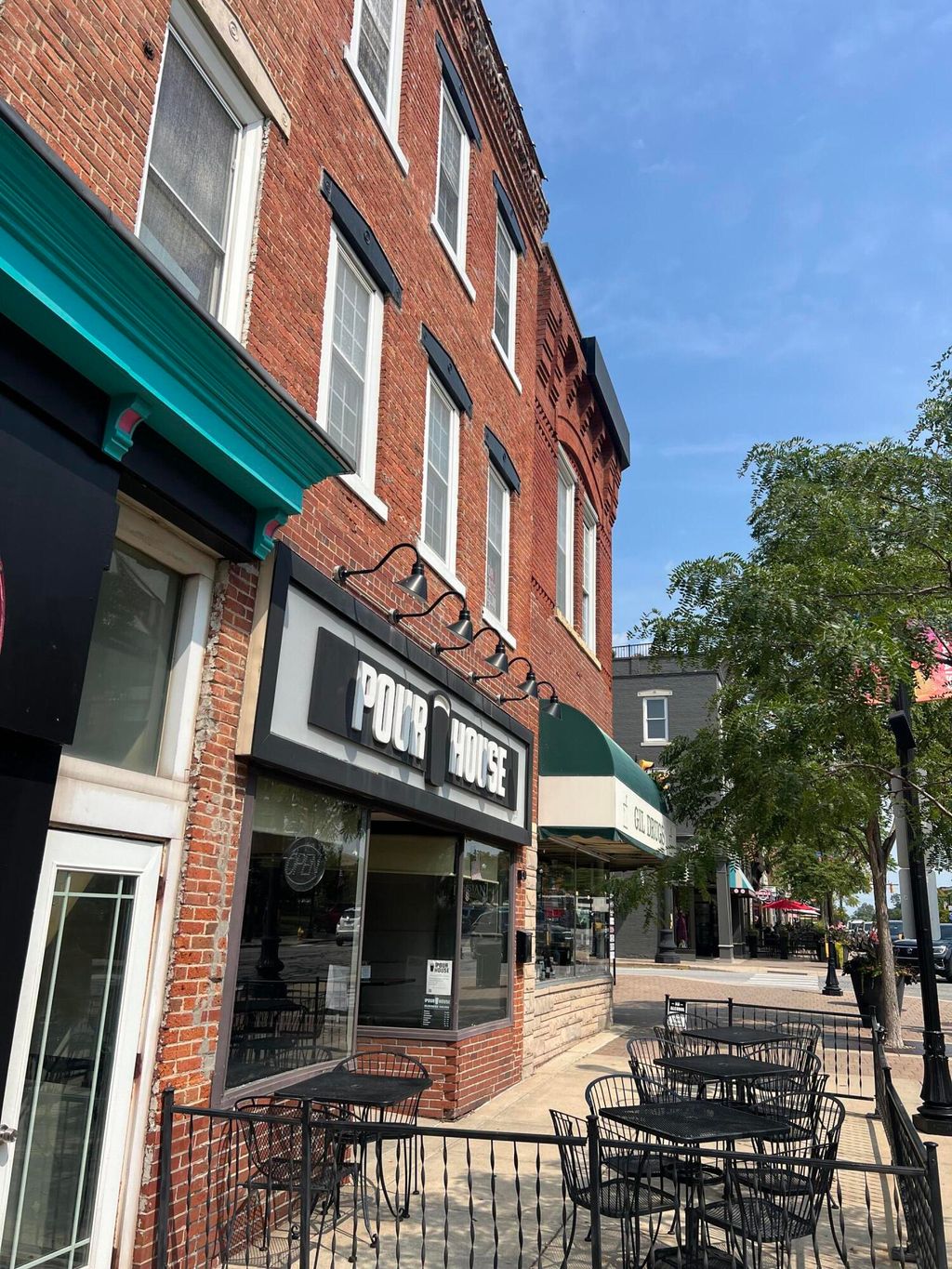 Photo of 5 S Washington Street #325, Valparaiso, IN 46383 (MLS # 827782)