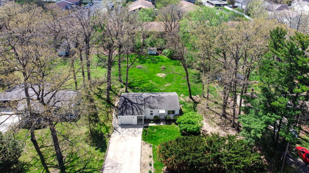 Photo of 157 Spectacle Drive, Valparaiso, IN 46383 (MLS # 838052)