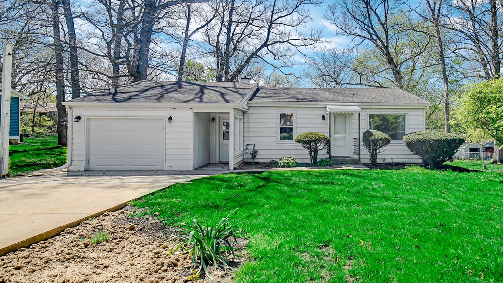 Photo of 157 Spectacle Drive, Valparaiso, IN 46383 (MLS # 838052)