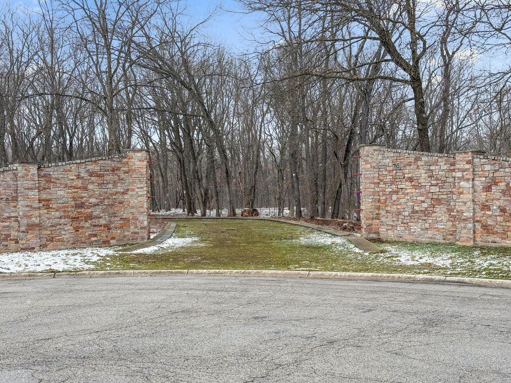 Photo of 785 W 200 N, Valparaiso, IN 46385 (MLS # 835568)