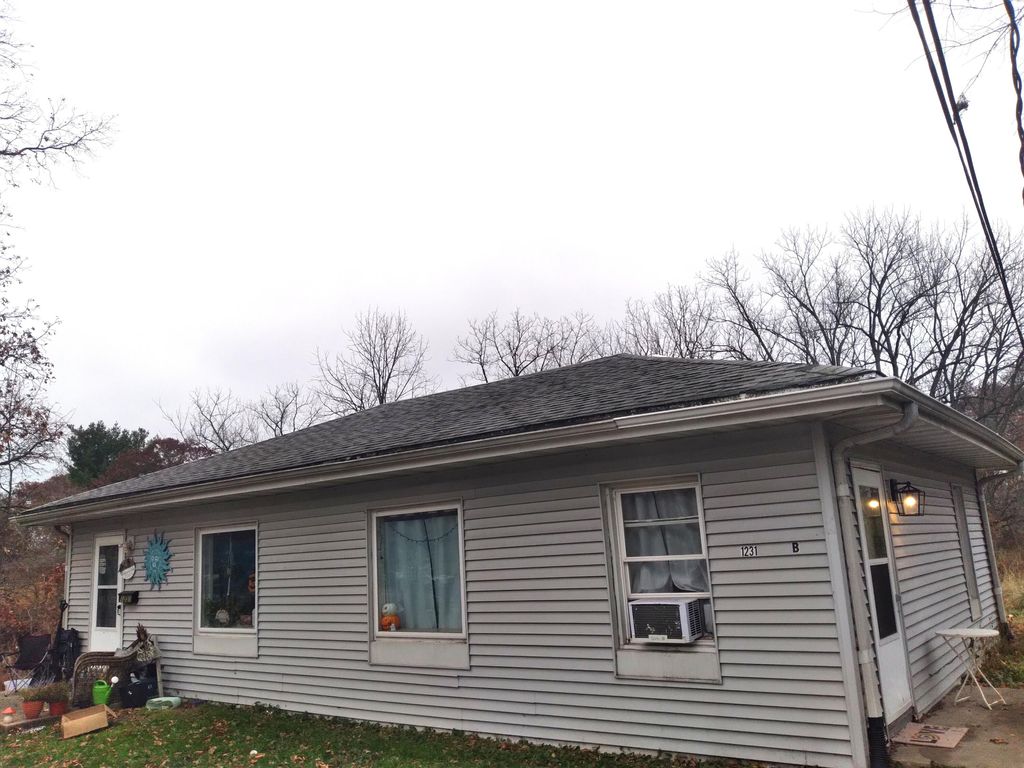 Photo of 1231 W 3rd Street, Hobart, IN 46342 (MLS # 831170)